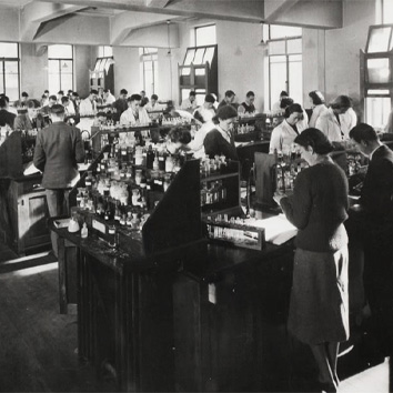 students in lab